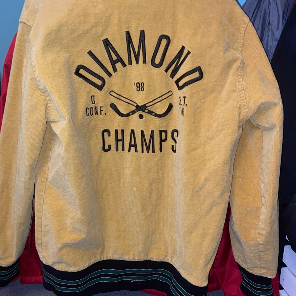 Diamond champ yellow jacket
